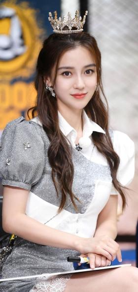 Angelababy，从嫩模到大明星，黄晓明助力4年赚12亿